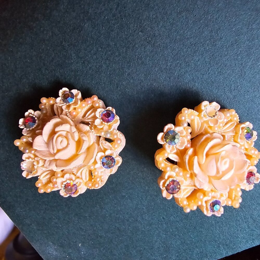 Vintage Clip On Earrings